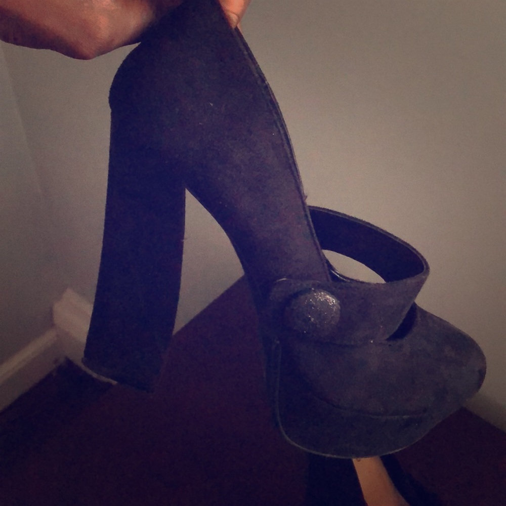 Black platform shoes baby doll button. Suede